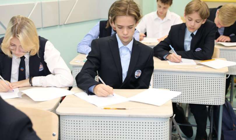 Ученики ИТШ № 777 приняли участие во Всероссийской олимпиаде школьников по обществознанию, русскому языку